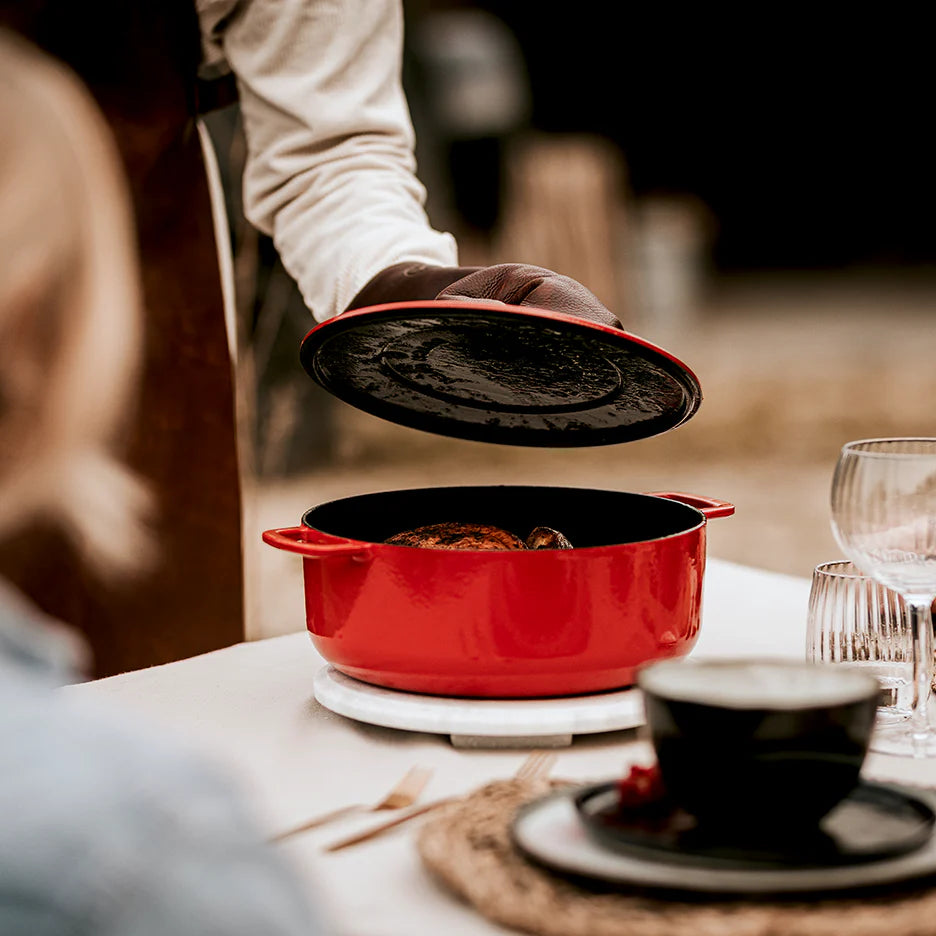 SOUS-CHEF ENAMELLED CAST IRON DUTCH OVEN 24CM RED