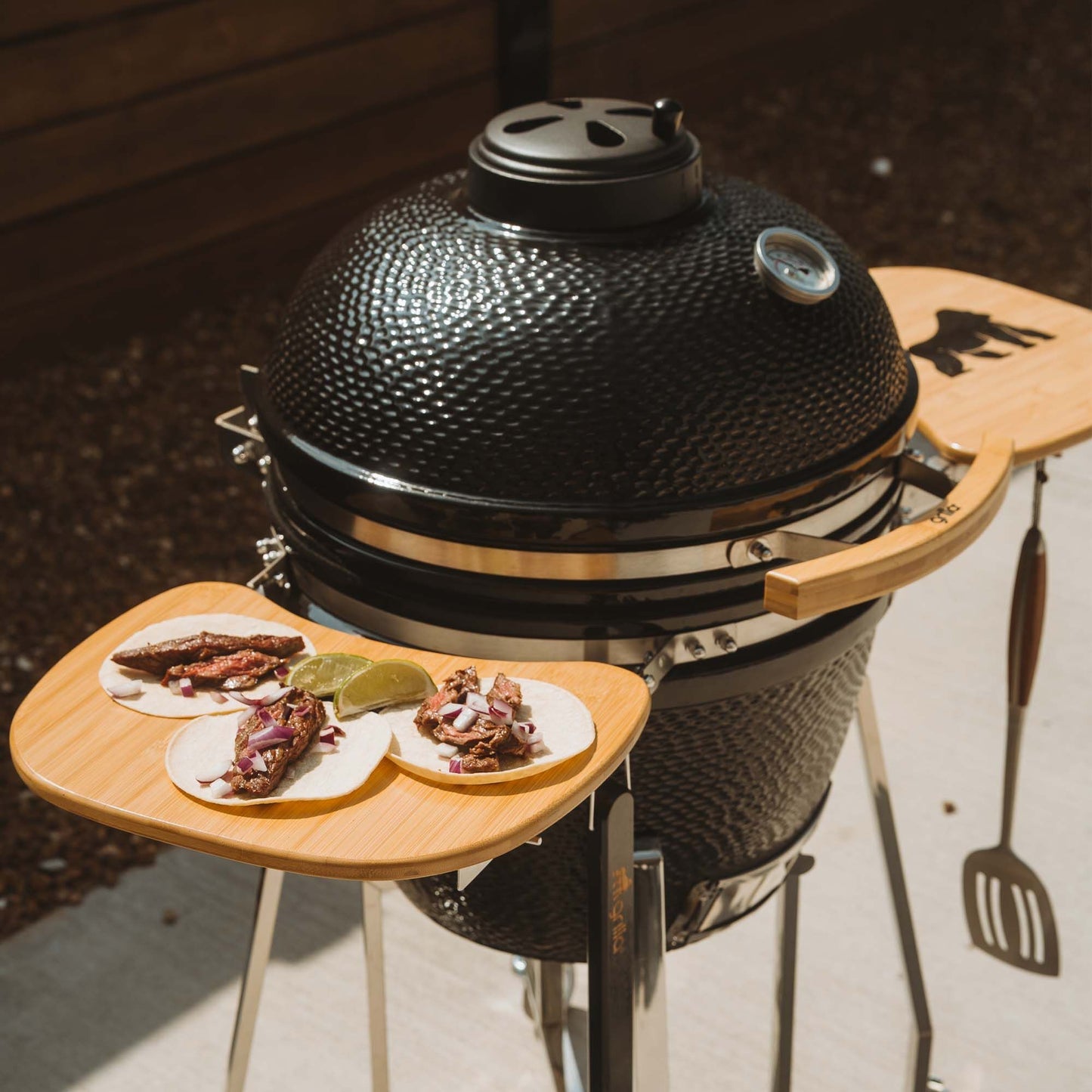 Medium Kong Ceramic Kamado Grill